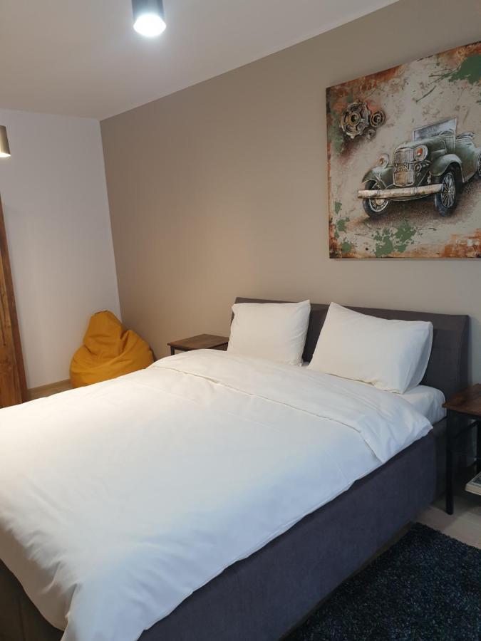 Qualis Apartament2 Lägenhet Braşov Exteriör bild